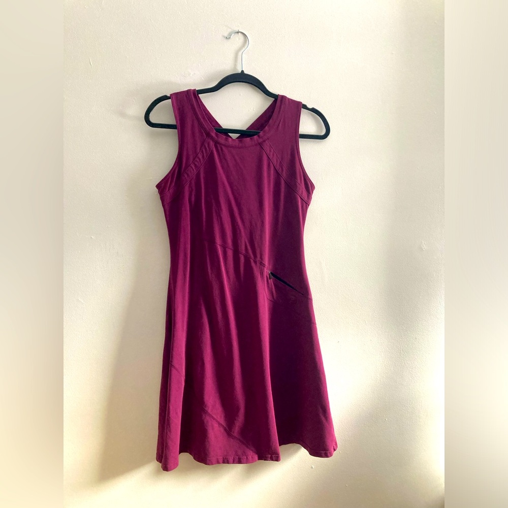 Mountain Hardwear Sleeveless Dress Purple Womens Medium Built in Shelf Bra Tank